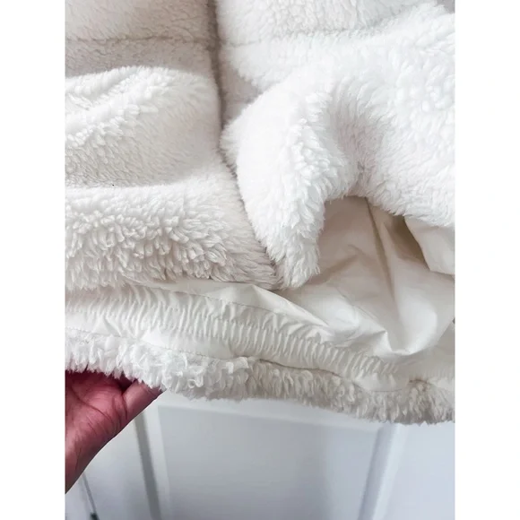 Men’s Alo Yoga Sherpa Stage Puffer - Picture 10 of 16